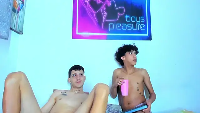 Pleasure_boys_hot's Live XXX Chat