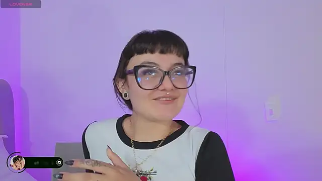 Sweet_Namii élő XXX-chatje