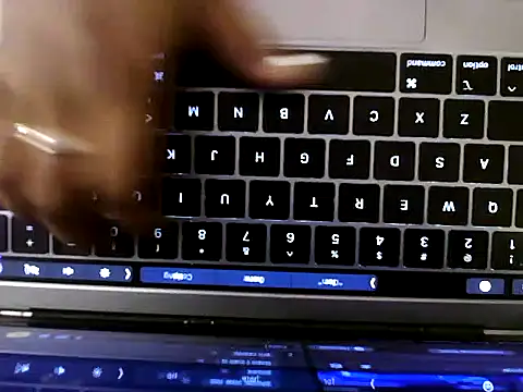 raveena_hot élő XXX-chatje
