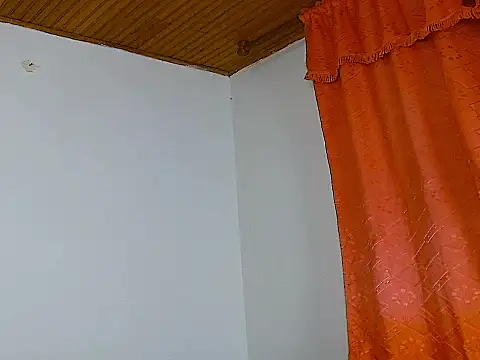 SiennaLorens live XXX chat