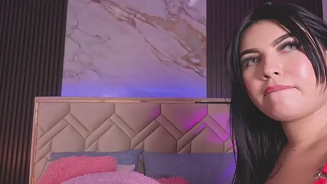 MiaaFarrel Chat XXX in diretta