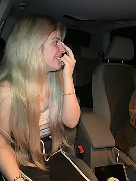 Živý XXX chat Holly-Glamour