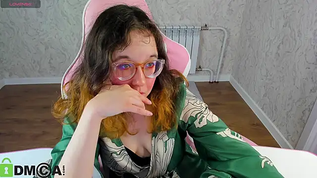 Aleks-caster Live XXX-chat