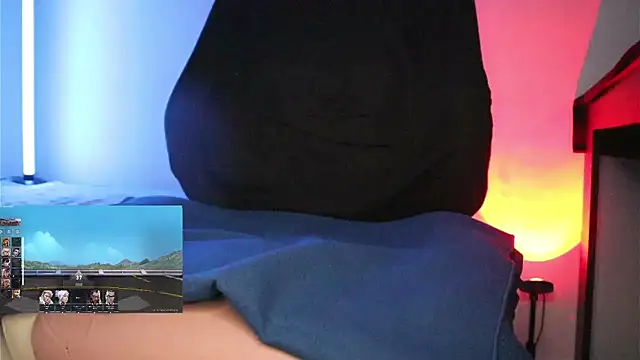 Show modela hatsumotokyotouwu na web-kameri