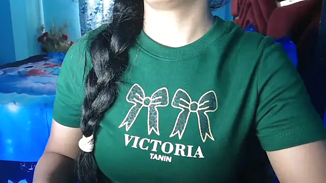 Cuteangle1 Adlı Modelin Canlı XXX Sohbeti