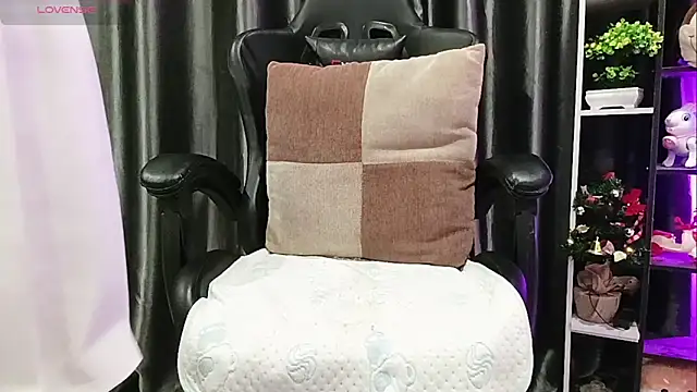Yuki-yio Chat XXX in diretta