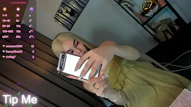 Tarah_Lewis' Live XXX Chat