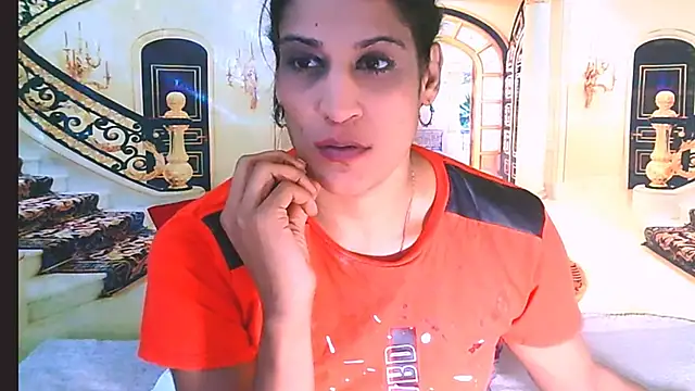 IndianSexcSmyle Live XXX-chat