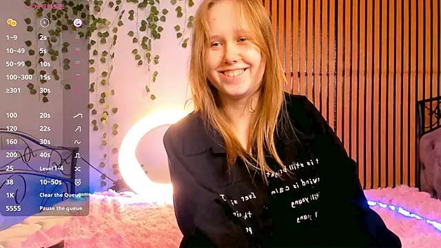 VoidElaris' Live XXX Chat