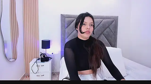 ViolettaRousee_'s Live XXX Chat