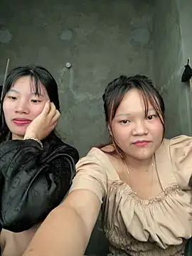 m-mbae's Live XXX Chat