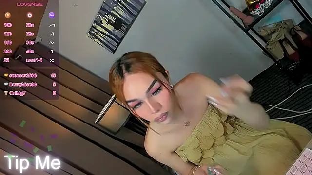 Tarah_Lewis' Webcam Show