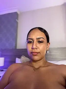 Chatroom XXX en direct de MiilaBlake
