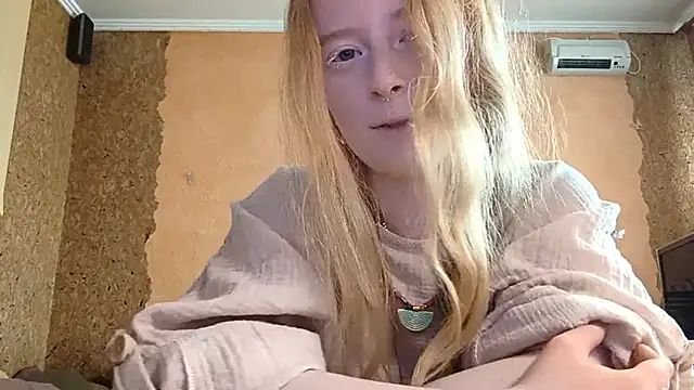 Chat +18 de KateVibe_01 ao vivo