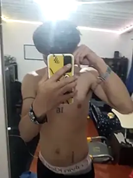 Show de AoA-BoyStudent na webcam