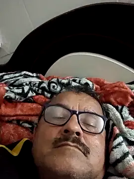 Misterymem63 Show in webcam