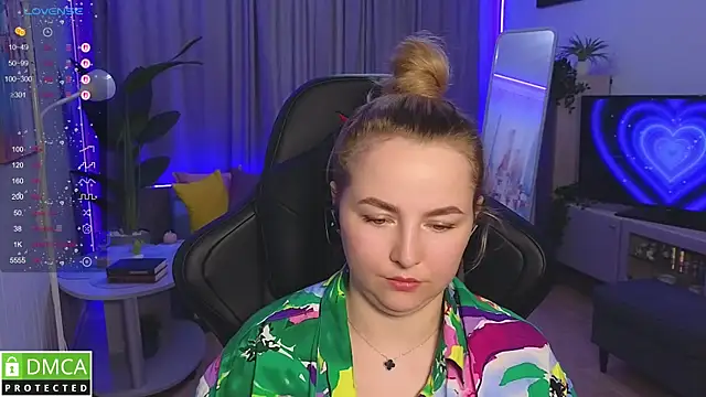 Mira_Mermayd élő XXX-chatje