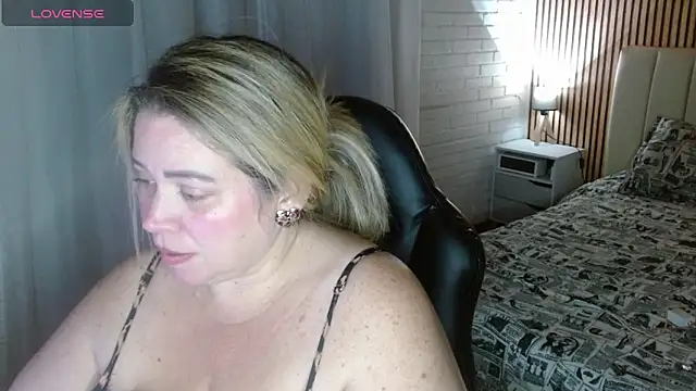 Онлайн чат XXX bella_savati