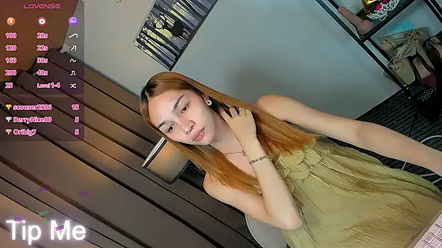 Tarah_Lewis' Webcam Show