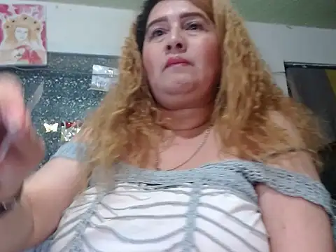 Perla1981-- Live XXX Chat