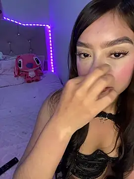 XXX chat uživo modela Miakittyyy