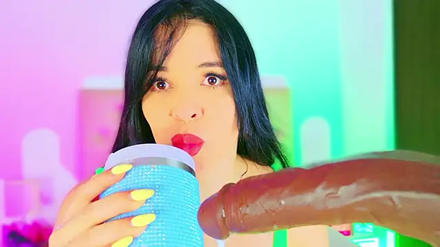 CharlootteEvans' Live XXX Chat