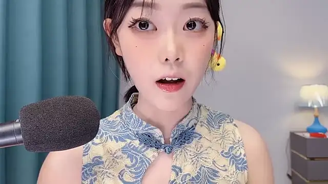 smalldaisy 现场XXX聊天