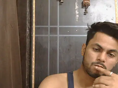 Stubborndesiboy's Live XXX Chat