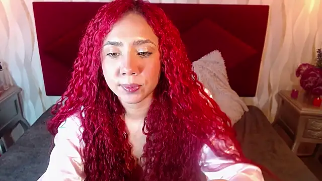IsabelaLatina's Live XXX Chat