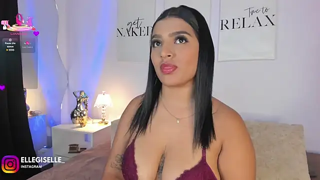 Chat XXX en directo de ElleGisellee