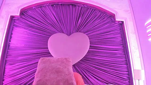 Czat XXX na żywo – Lushi_Love