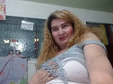 Perla1981-- Adlı Modelin Canlı XXX Sohbeti