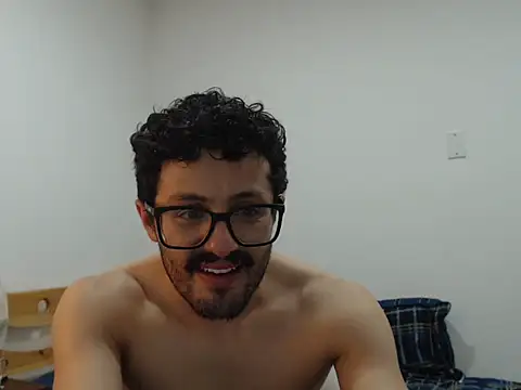 CuriousTomX webcam show