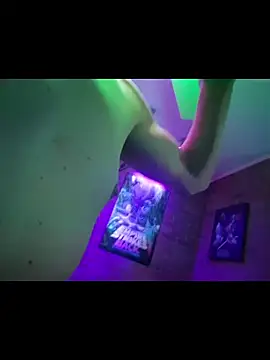 chronic_vibez: διαδικτυακό σόου στην κάμερα