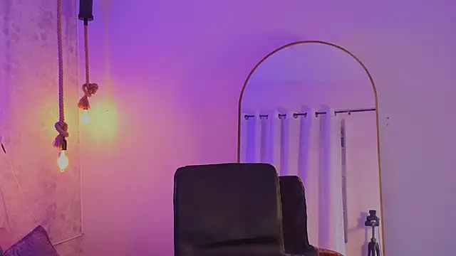XXX chat uživo modela july_quinzel