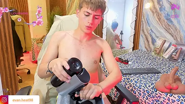EVAN_TAY's Webcam Show