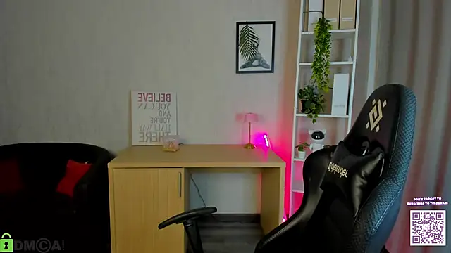 Živý XXX chat Lessi_Panic