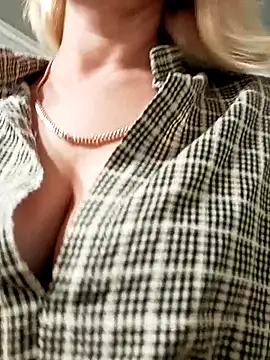 JennyOMay live XXX chat