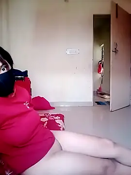 Divya3107 Adlı Modelin Canlı XXX Sohbeti
