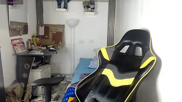 Liarr_ Adlı Modelin Canlı XXX Sohbeti