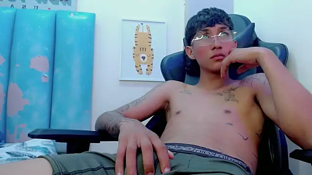 Chat +18 de liam_play ao vivo