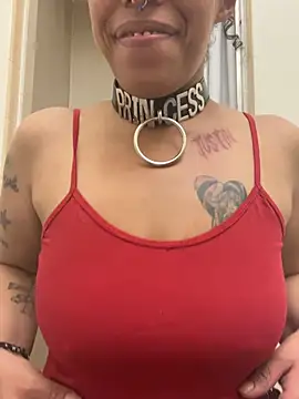 Desirae_Luciano's Webcam Show