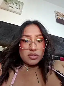 دردشة SussySunny_ الجنسية المباشرة