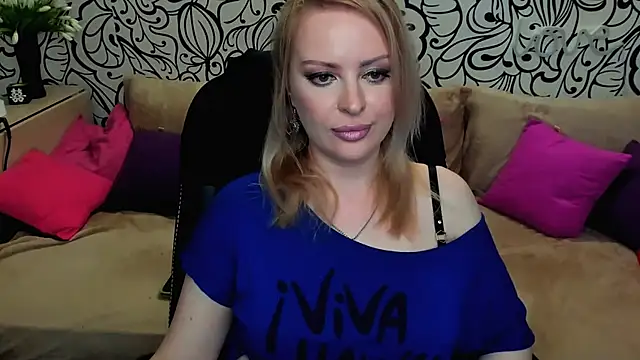Hotdreamhere élő XXX-chatje