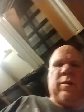 Reddog833 Show Webcam