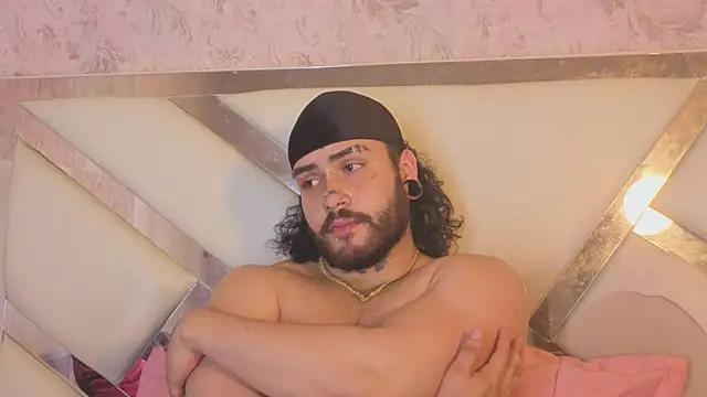Benny_and_Mark's Live XXX Chat
