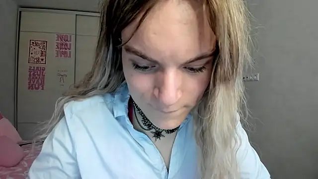 milliKira006 Show in webcam