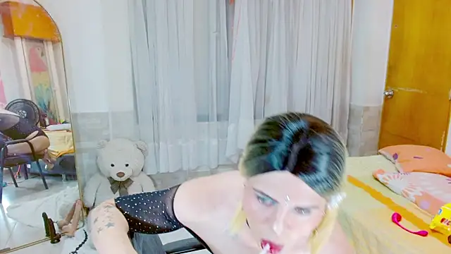 Dolldirtyxxxのウェブカメラショー
