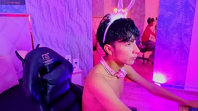 osamu_tay Adlı Modelin Canlı XXX Sohbeti