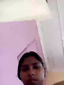 Pokazy przed kamerką – Neha-888